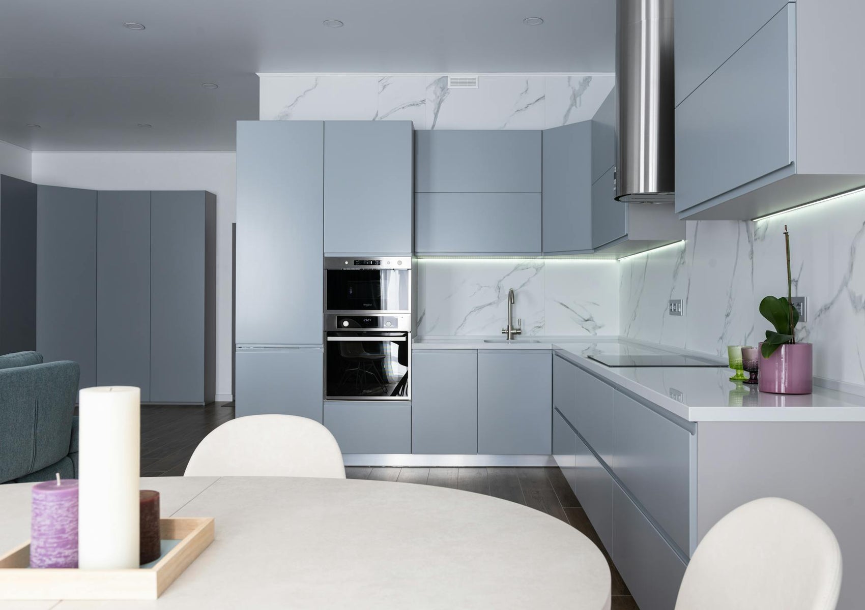 Why Flat Panel Kitchen Cabinets Are a Must for Modern Homes