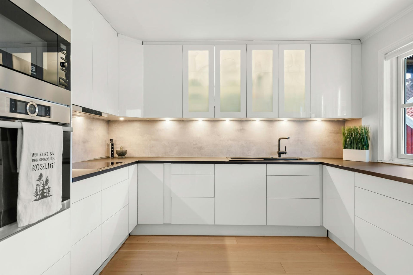 10 Stunning Kitchen Cabinet Lighting Ideas That Transform Your Space